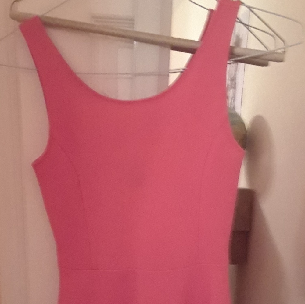 Salmon summer dress. Size 4 but can fit 0-2.
